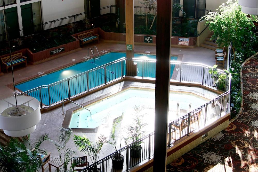 Radisson Hotel Lenexa Overland Park Buitenkant foto