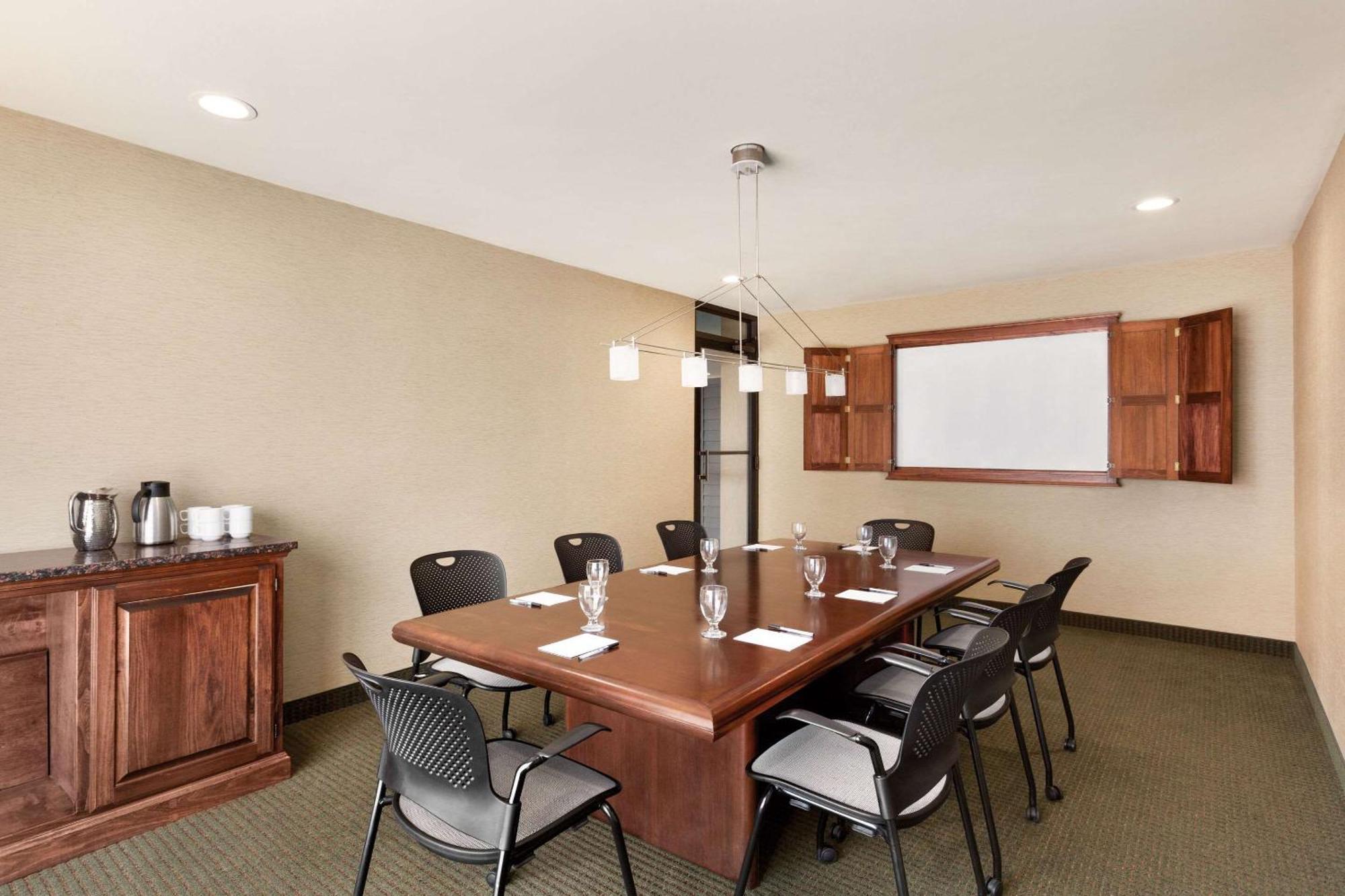 Radisson Hotel Lenexa Overland Park Buitenkant foto